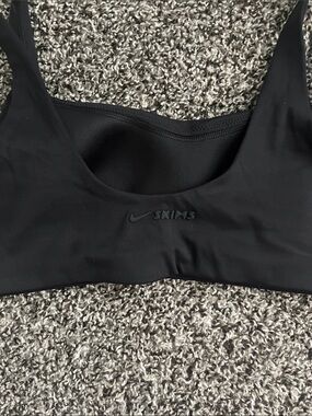 SKIMS Black Scoop Sports Bralette